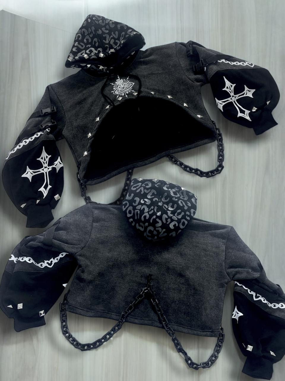 (PRE-ORDER) The Vivienne Shruggie