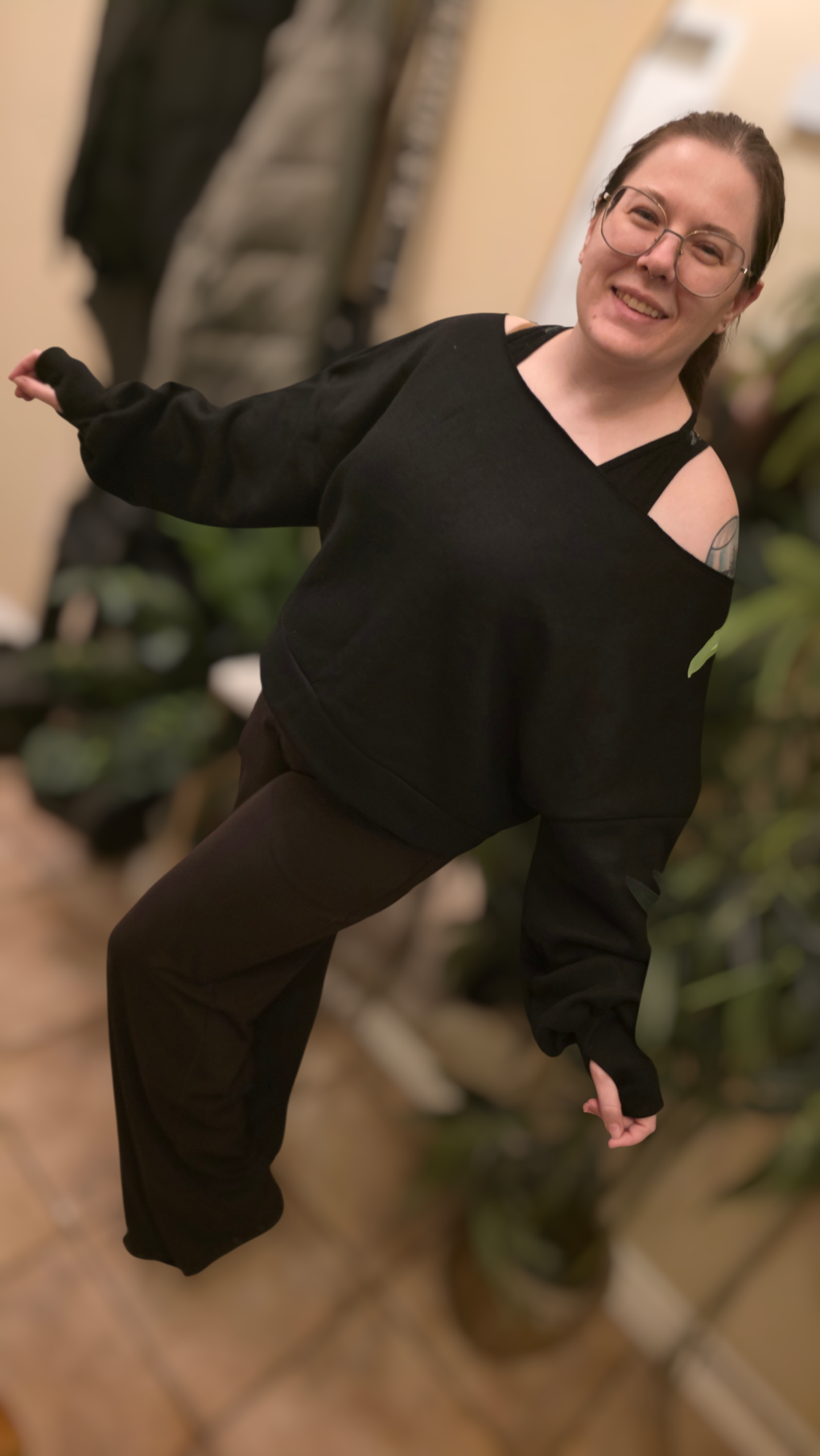 (STOCK DROP) Onyx Oversized Off Shoulder Sweater