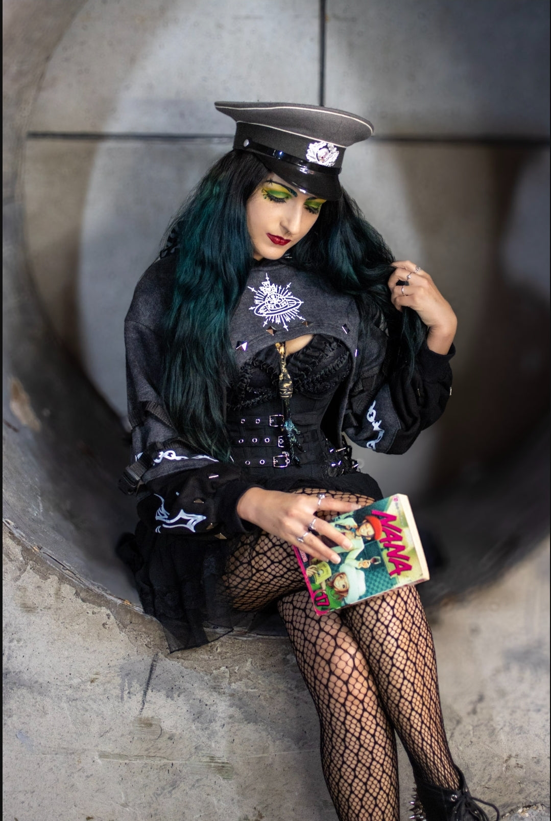 (PRE-ORDER) The Vivienne Shruggie