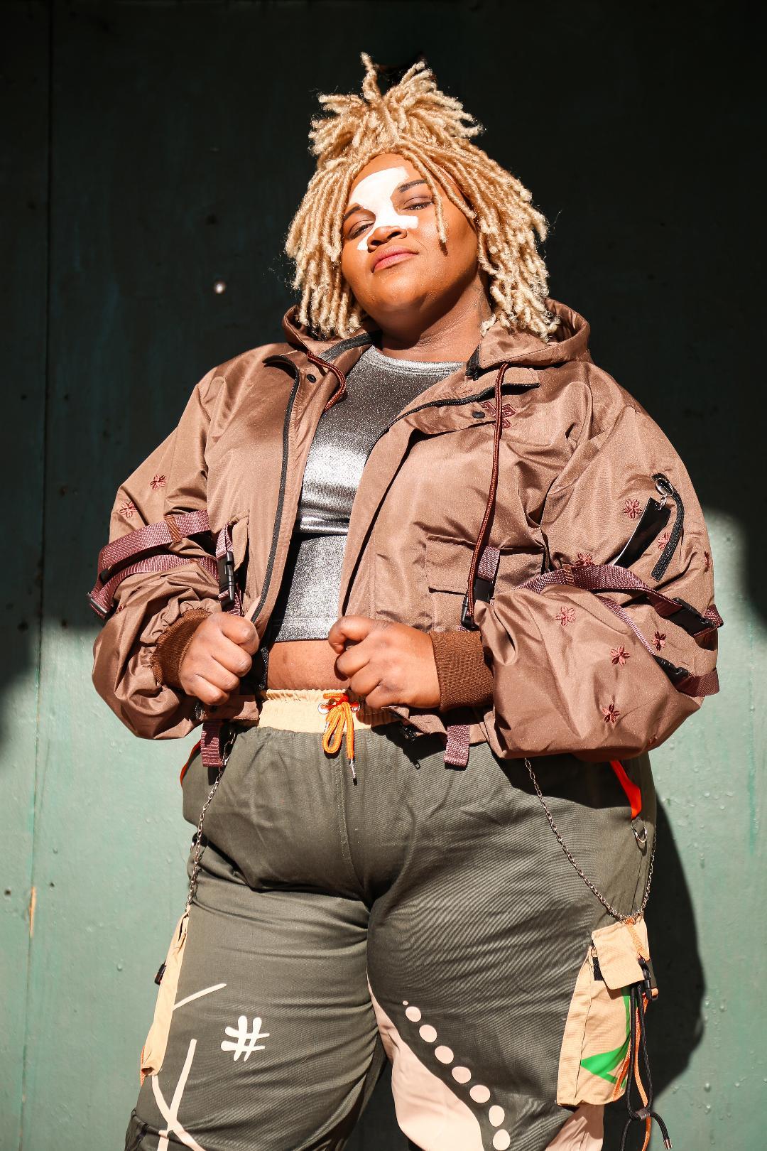 (PRE-ORDER) Daisy Oversized Mid Crop Tech